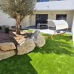Domaine De Pacciolello - Hotel apartamentowy Porticcio (Corsica)